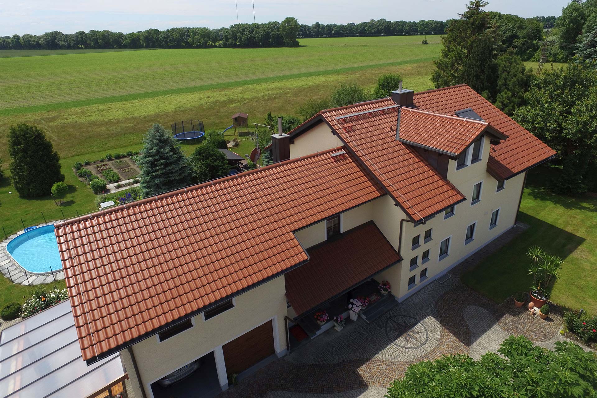 Landhaus in Ismaning - Dachdeckerei und Spenglerei Franz Sigl GmbH aus Ismaning / München